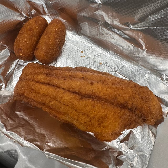 1 piece Protein (Catfish).